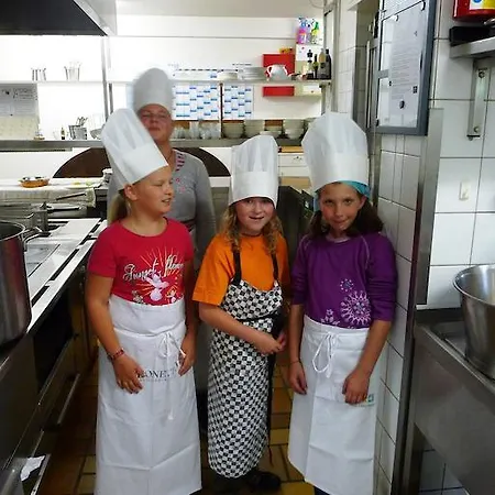 Hotel Hirsch Mit Cafe Kloesterle Enzklösterle