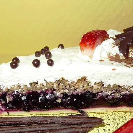 Hirsch Mit Cafe Kloesterle Enzklösterle