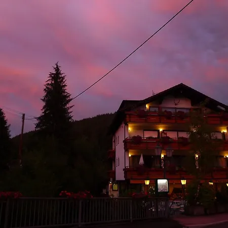 Hirsch Mit Cafe Kloesterle Enzklösterle