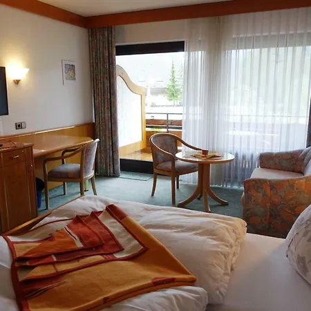 Hotel Hirsch Mit Café Klösterle 3*