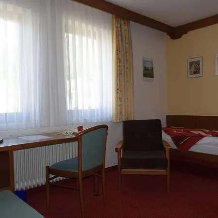 Hirsch Mit Cafe Kloesterle 3*