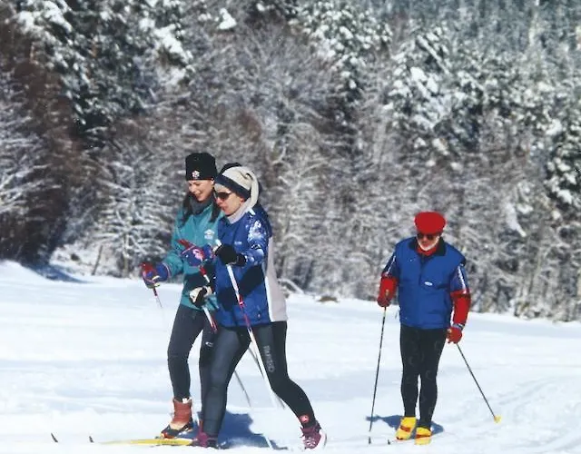 Hirsch Mit Cafe Kloesterle Hotell Enzklösterle