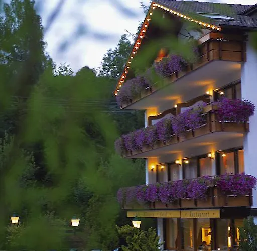 Hirsch Mit Cafe Kloesterle