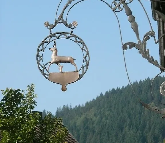 Hirsch Mit Cafe Kloesterle Hotell Enzklösterle