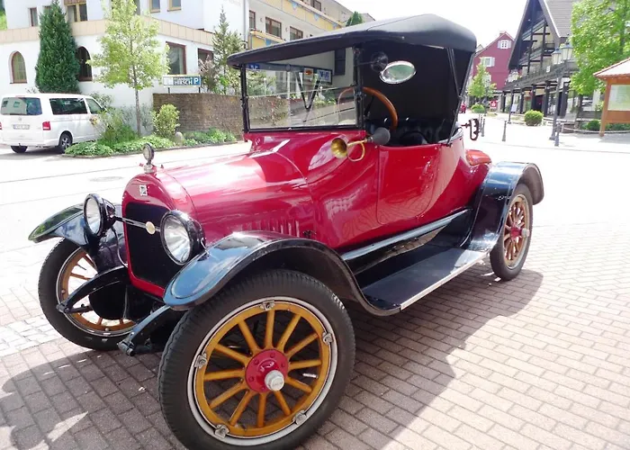 Hotell Hirsch Mit Cafe Kloesterle Enzklösterle