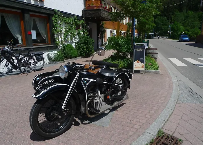 Hotell Hirsch Mit Cafe Kloesterle 3*